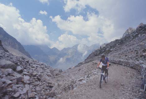 mar30.JPG (23849 byte)