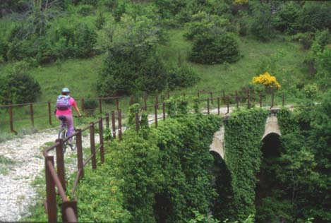 spoletonorcia16.JPG (34892 byte)